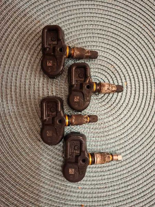 Сензори за следене налягането в гумите на Корола 2018г. TPMS