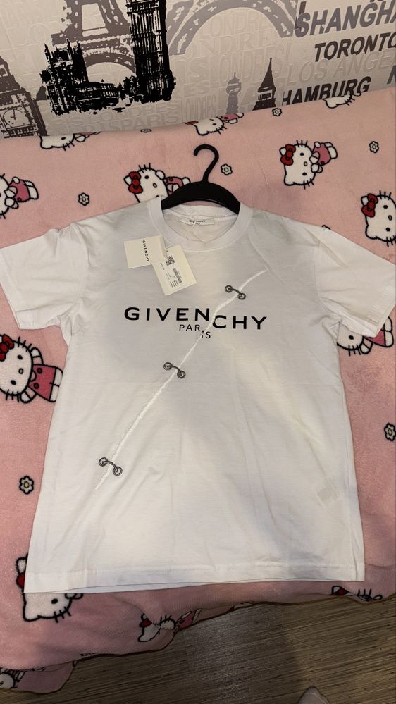 Givenchy Tshirt Original New