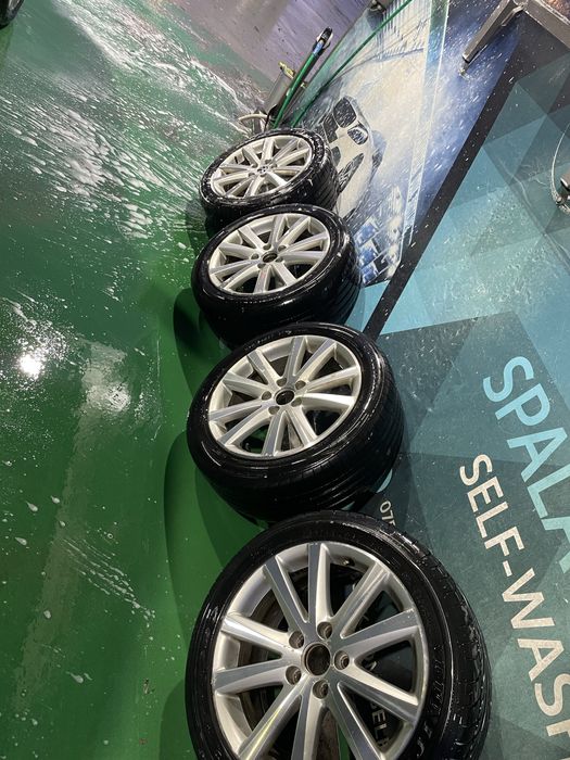 215 55 16 iarna   235 45 17 cu jante 205 55 16 cu jante