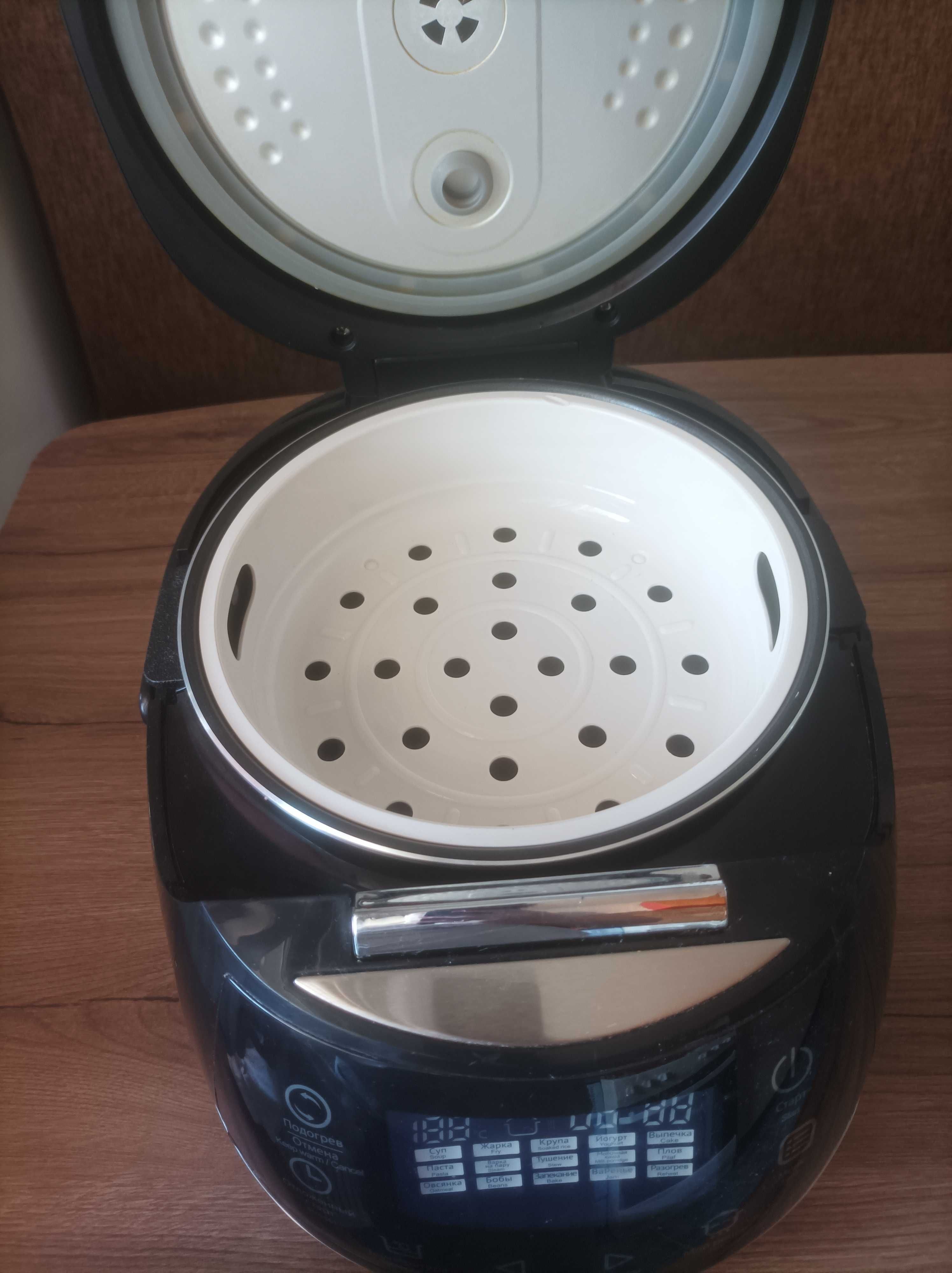 Vând multicooker