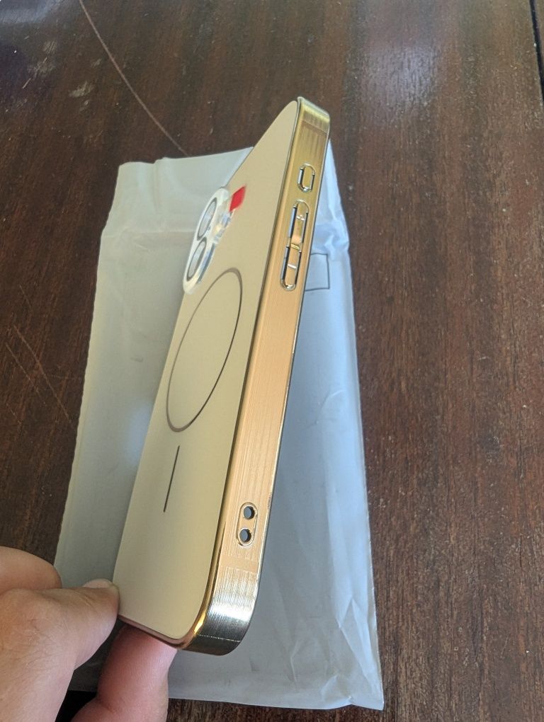 Кейс за Iphone 16 - desert gold