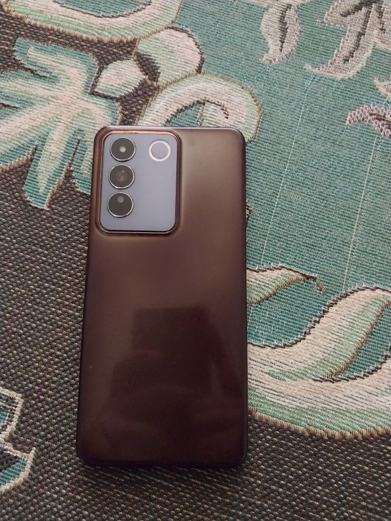 Продаётся vivo v27e