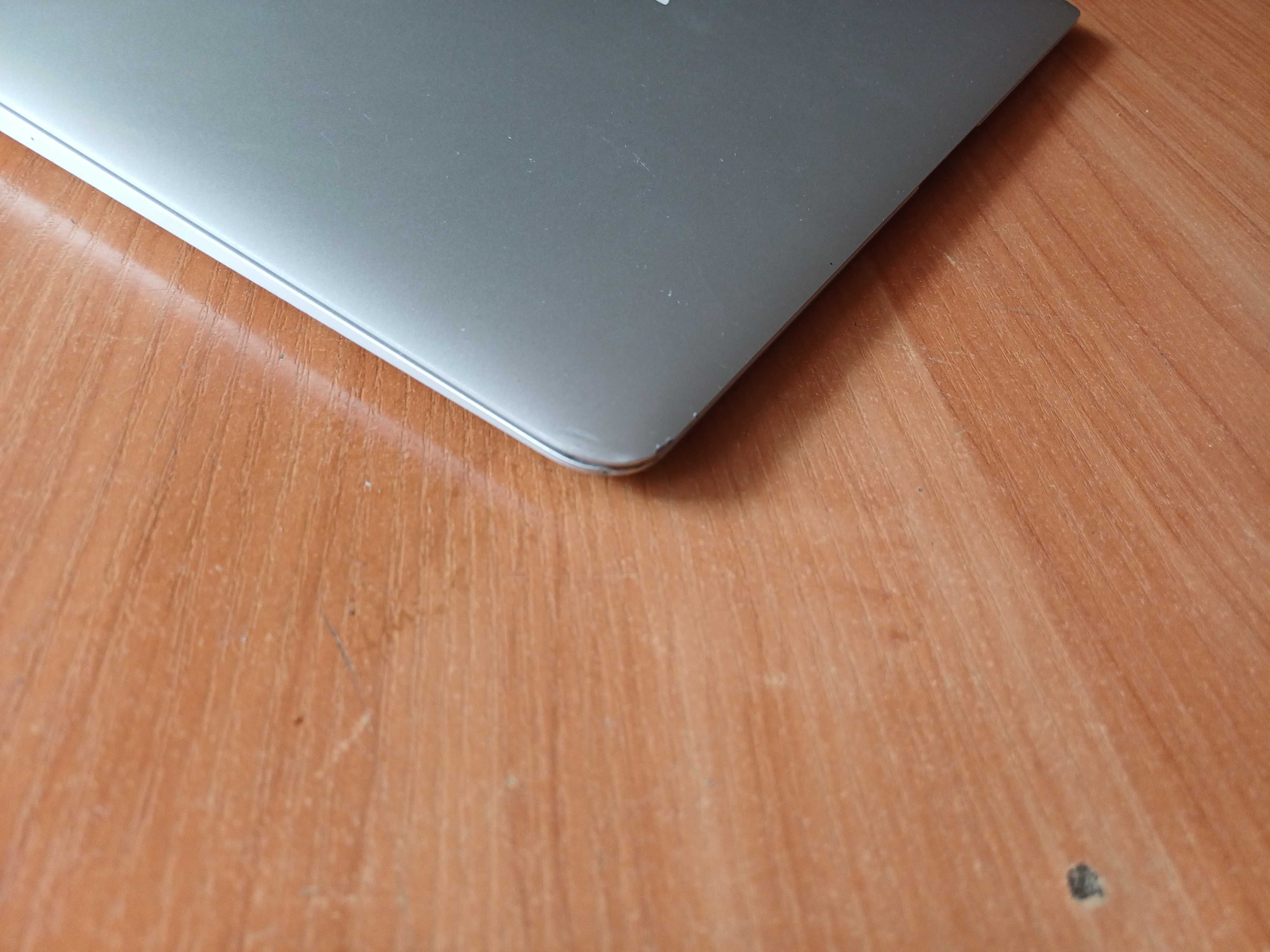Macbook Air 2017 i5/256GB/8GB Ram A1466 лаптоп