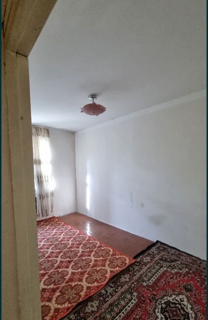 Юнусабад 14 квартал. Продается квартира  2/2/9