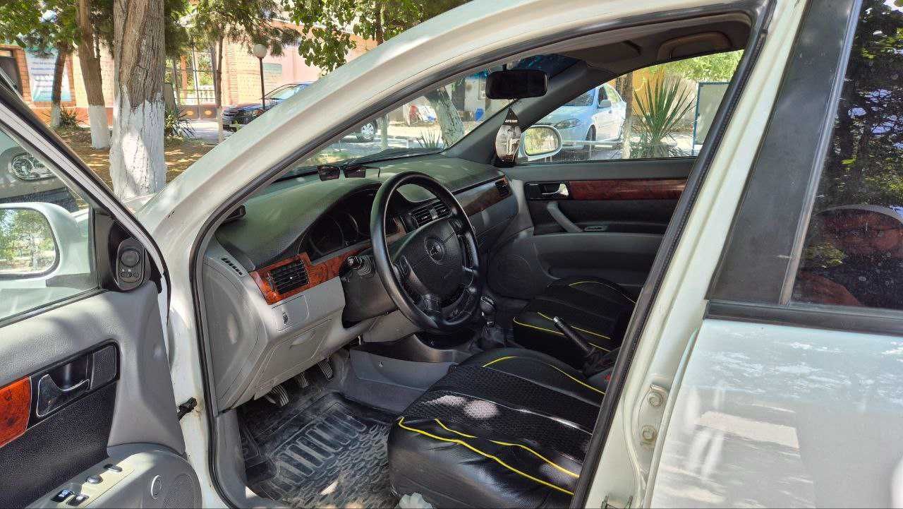 Lacetti 1.8 oq 2010