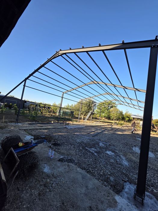 Vand structura metalica 10x20x4 ideală pentru service auto