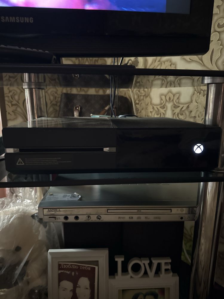 Xbox one на 500 GB