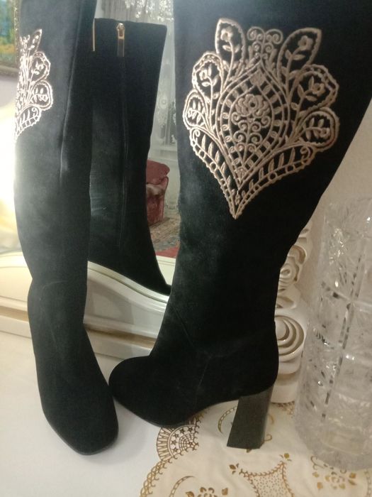 Продам новые зимние сапоги