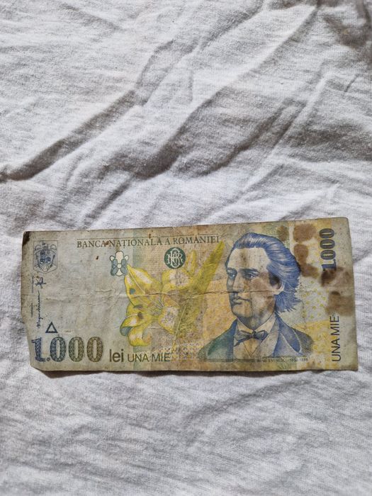 Vand bacnota veche de 1.000 lei