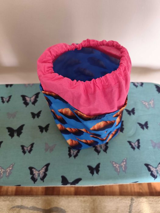 Продам косметичку PUPA, новую, 1500 тенге. Круглая, примерно 20*20