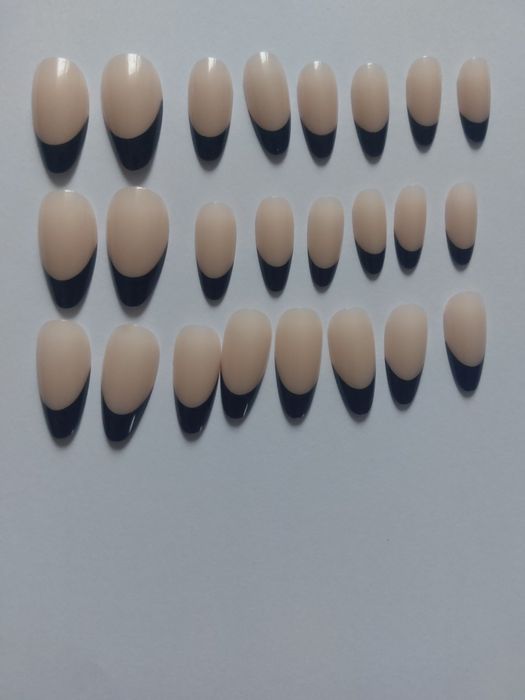 Френски маникюр изкуствени нокти