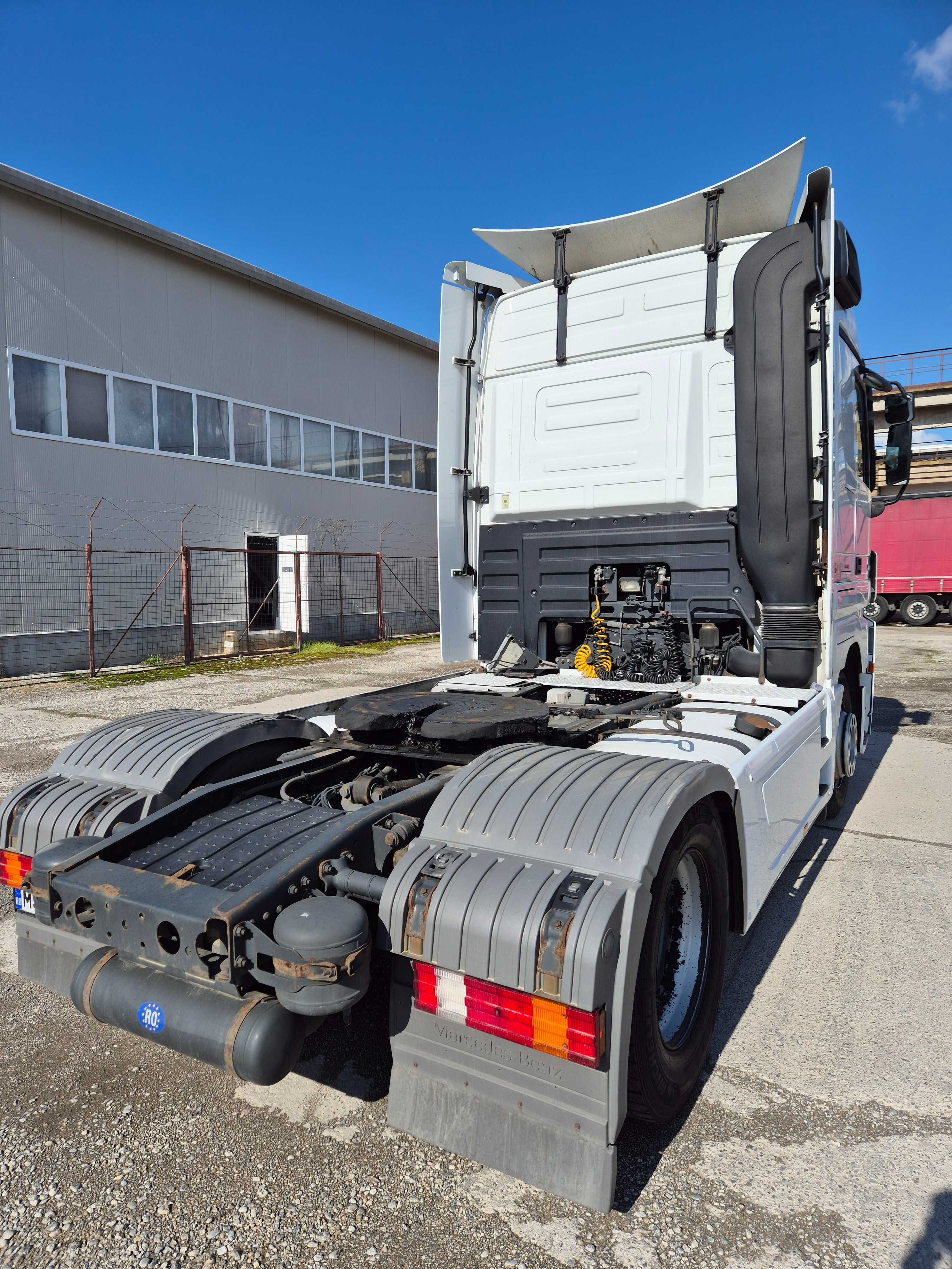Vand cap tractor Mercedes Actros 1844