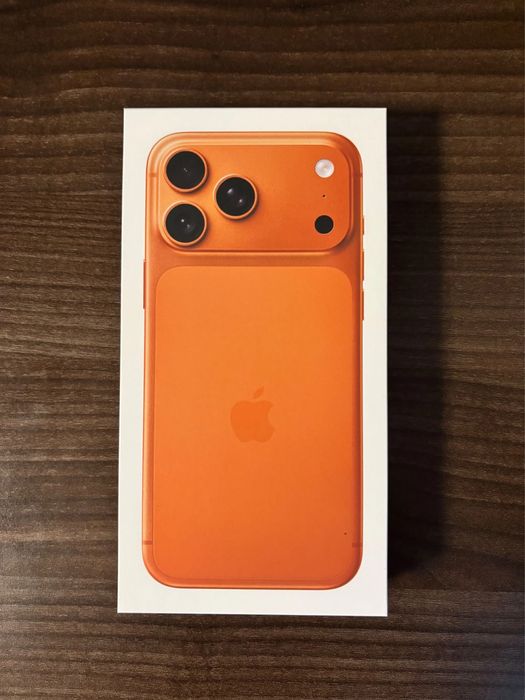 iPhone 17 Pro Max 1TB Cosmic Orange Чисто Нов