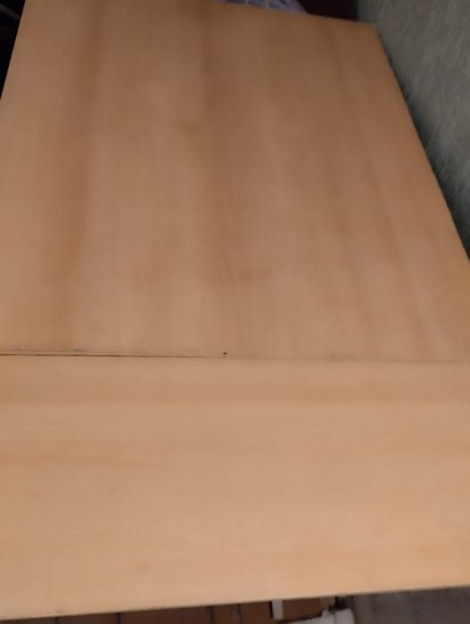 Стол кухонный . Б У .