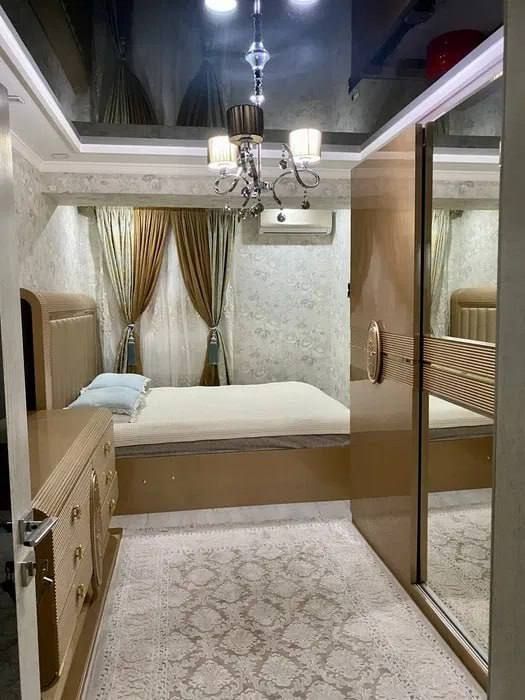 Sotiladi квартира Центр Бобура 4//5//9 125м2