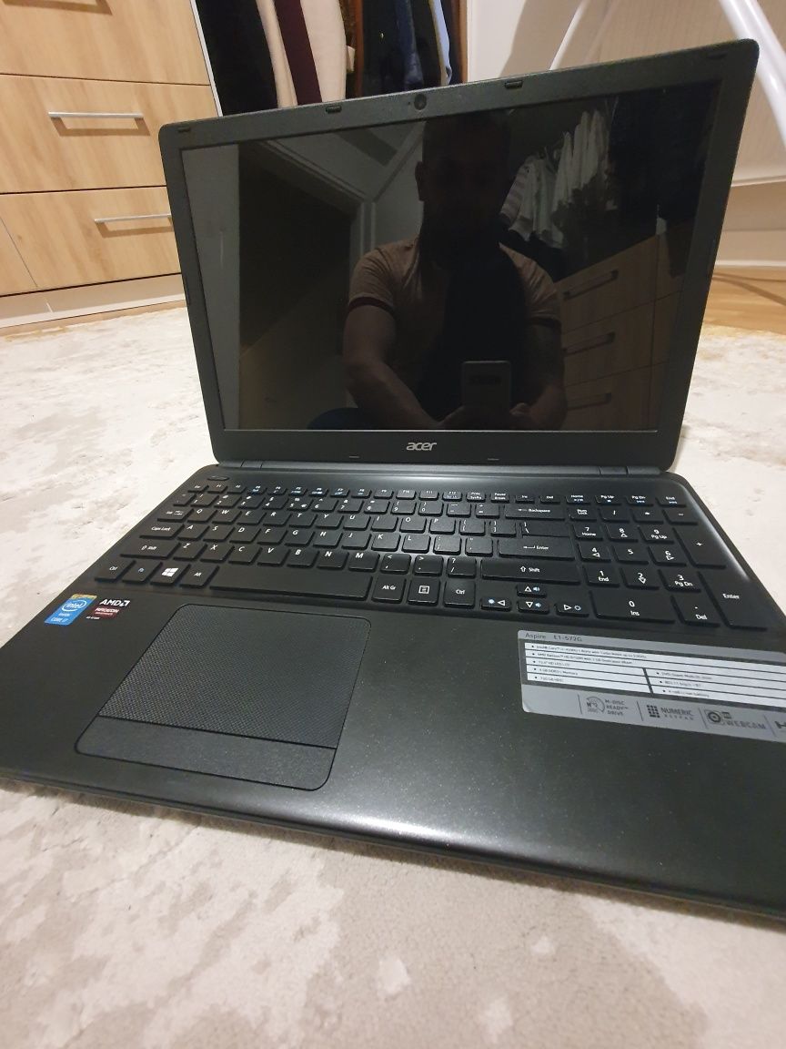 Vând laptop Acer