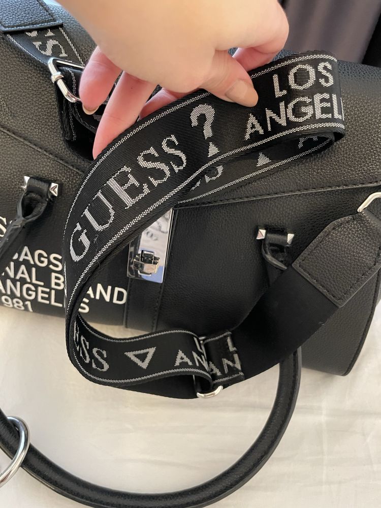 Geanta Guess Asher