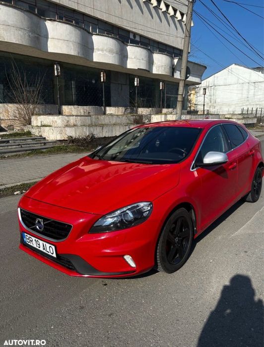 Volvo V40 D2. Pachet R-Design.