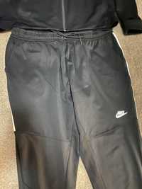 Мъжки спортен панталон Nike