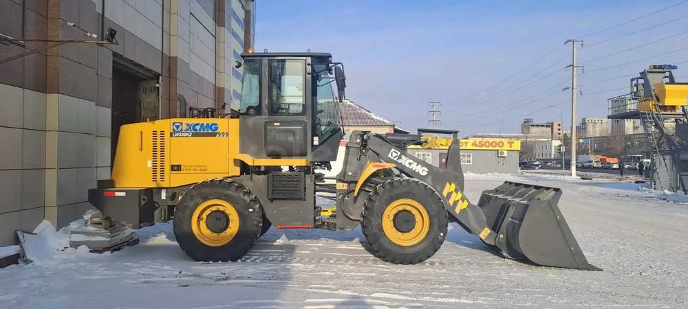 Погрузчик / Услуги погрузчика / Уборка снега