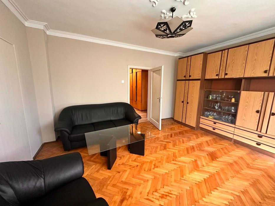 Под наем Апартамент 4 стаен  Дългосрочно