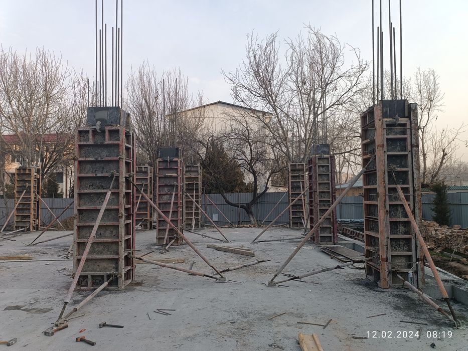 Бригада строителей