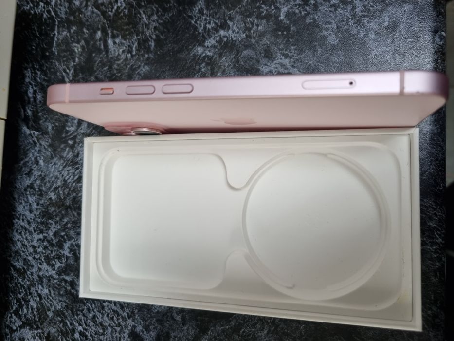 iPhone 15 de vanzare