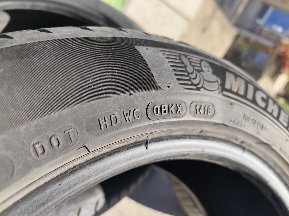 Продавам четири гуми.