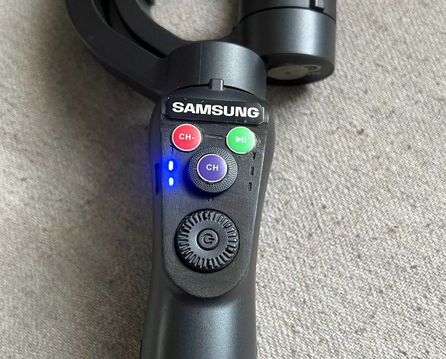 Gimbal stabilizator telefon 3 axe cu acumulator functional cu husa