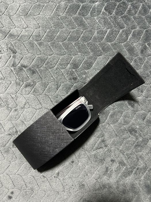 Ochelari Prada.