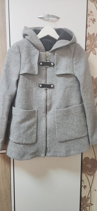 Вълнено палто ZARA размер XS,като ново