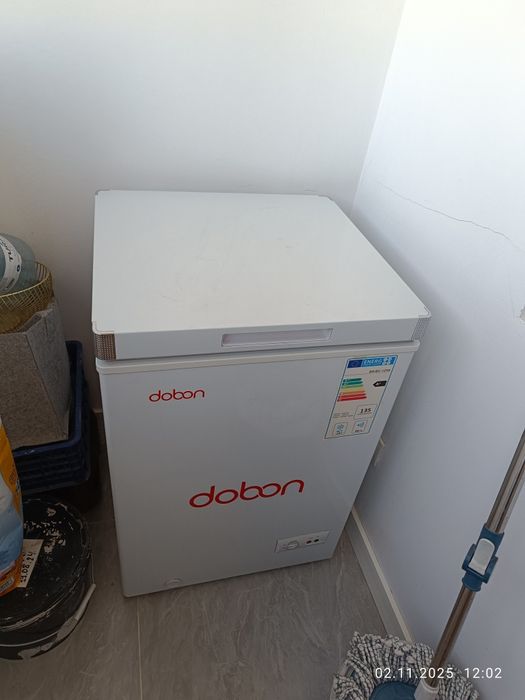 Морозильник . Добон.