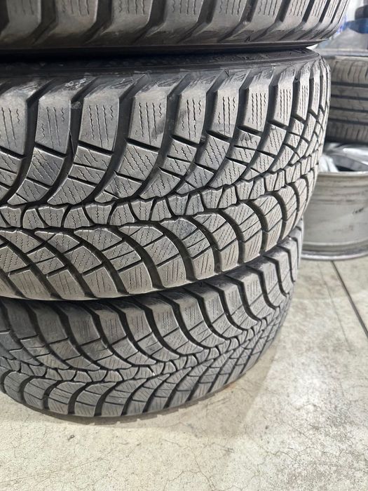 Зимни гуми KUMHO 235/45/19