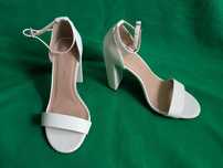 Sandale dame, culoarea alb, stare buna, marimea 37, marca New Look