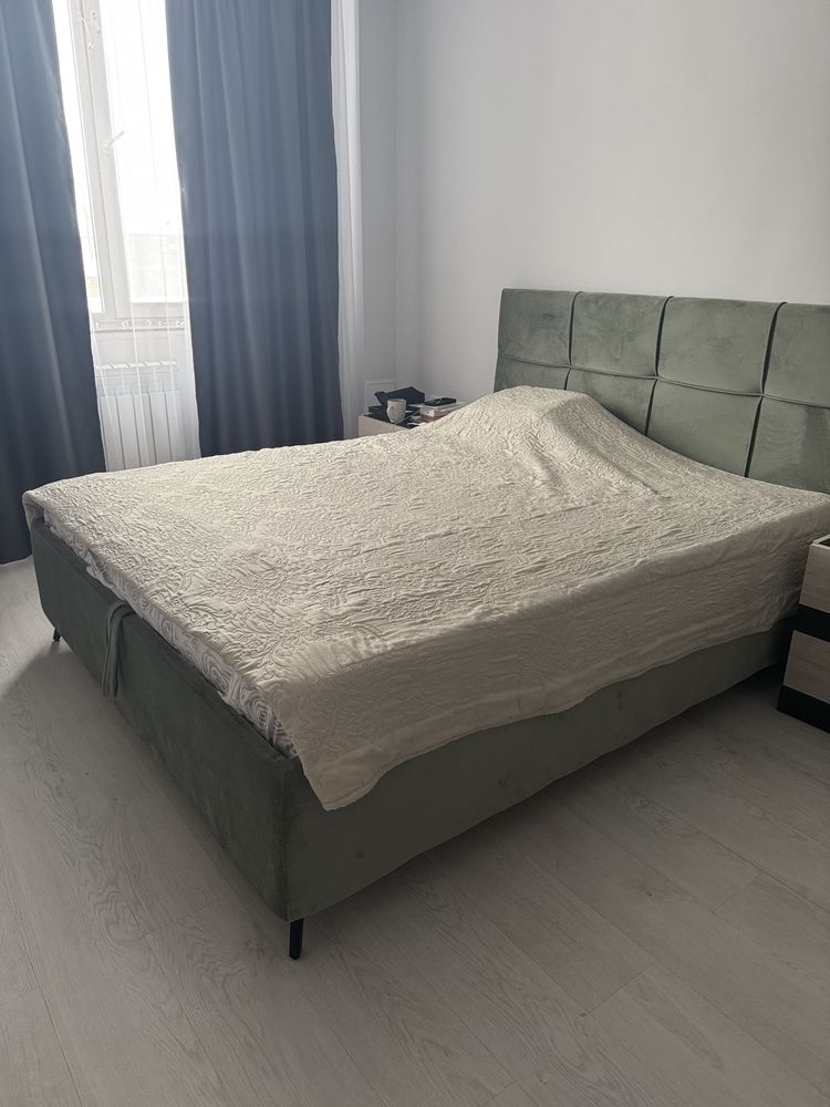 Продам двуспальную кровать