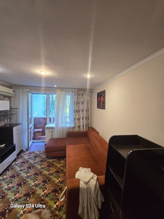 Продам 1 комнатную квартиру на 5 мкрн