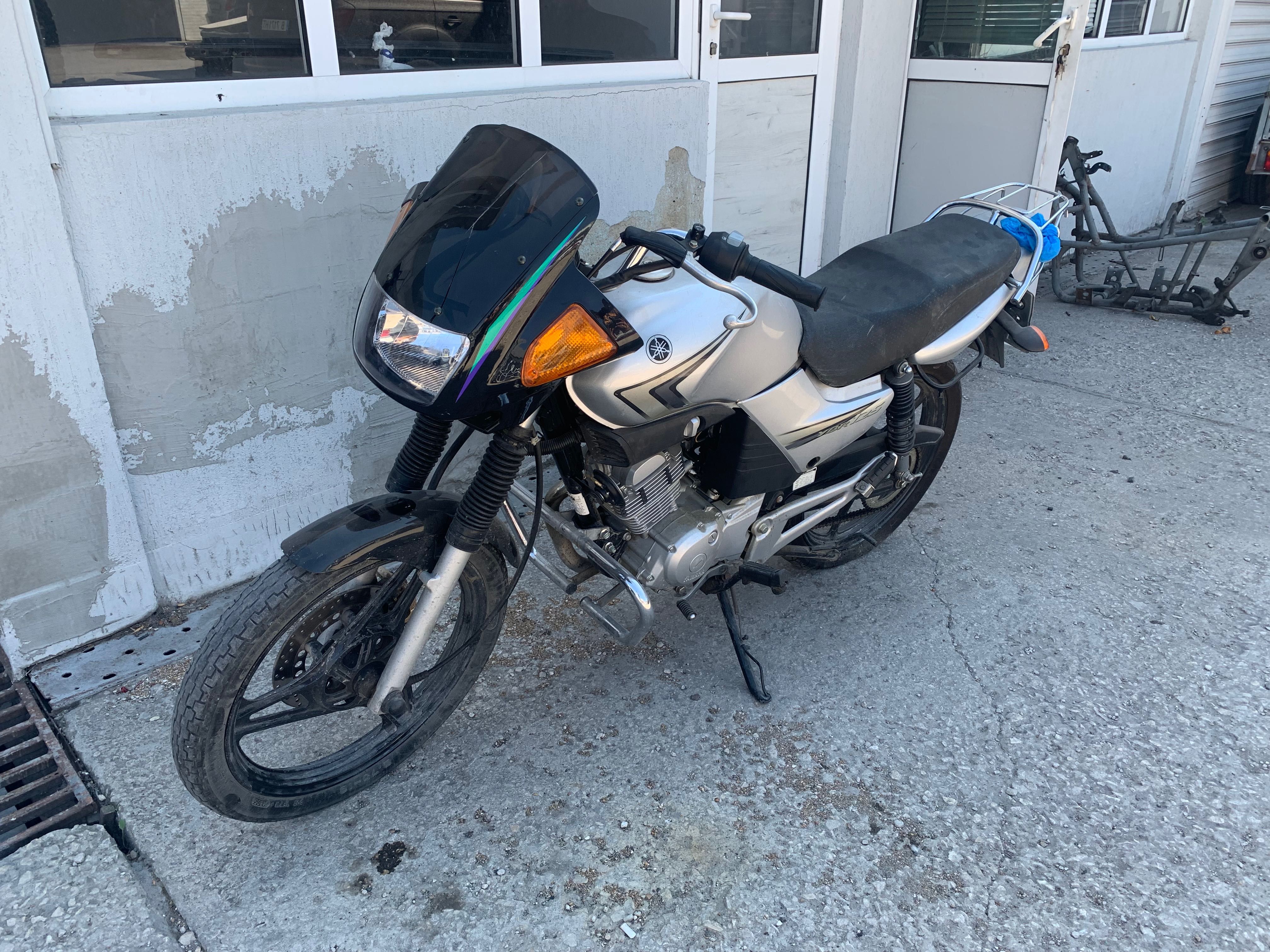 Yamaha YBR 125 на части