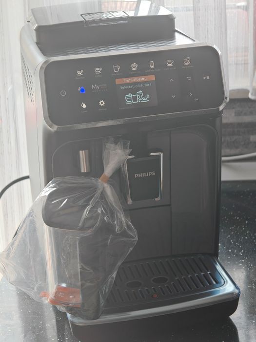 Espressor automat Philips Seria 4400 EP4443/70