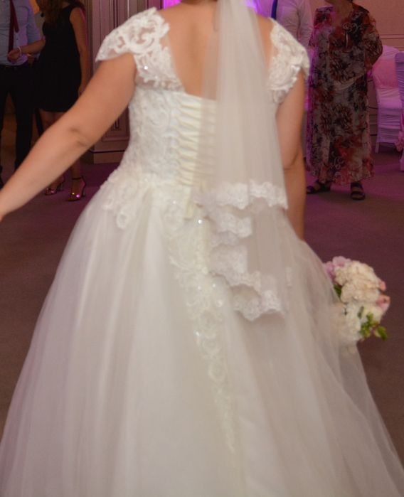 Rochie de mireasa marimea M-corset