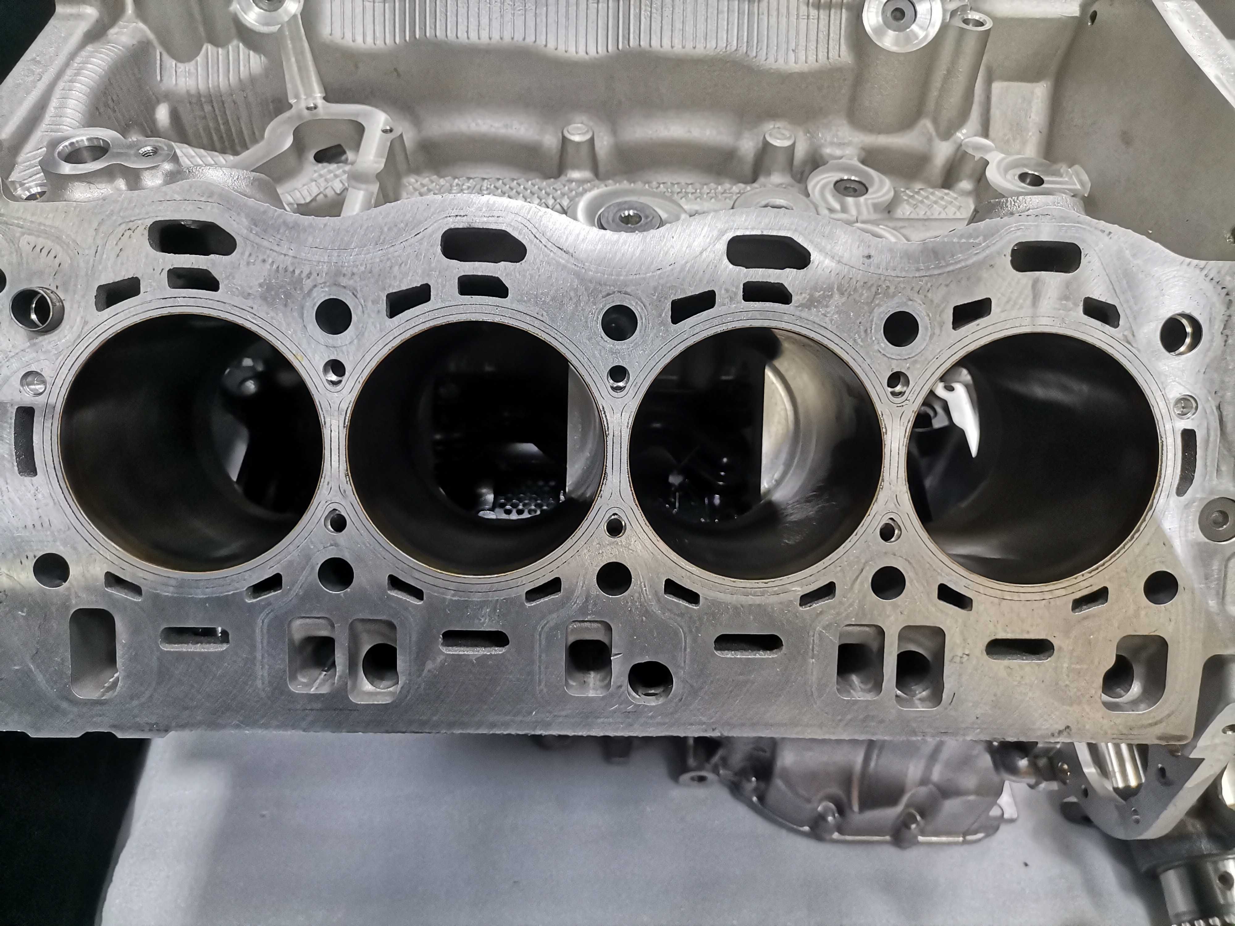 812km Като Нов Комплект Блок Вал Бутала S63B44B M5 F90 X5M F95 X6M F96