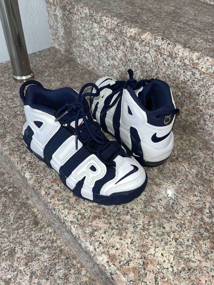 Спортни обувки NIKE AIR MORE