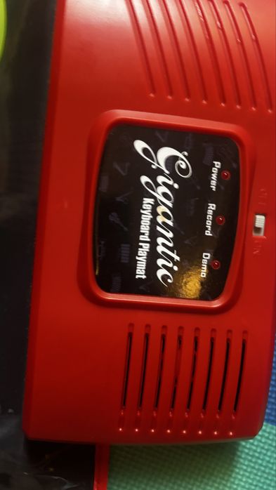 Covor pian gigant "Gigantic Keyboard Playmat"