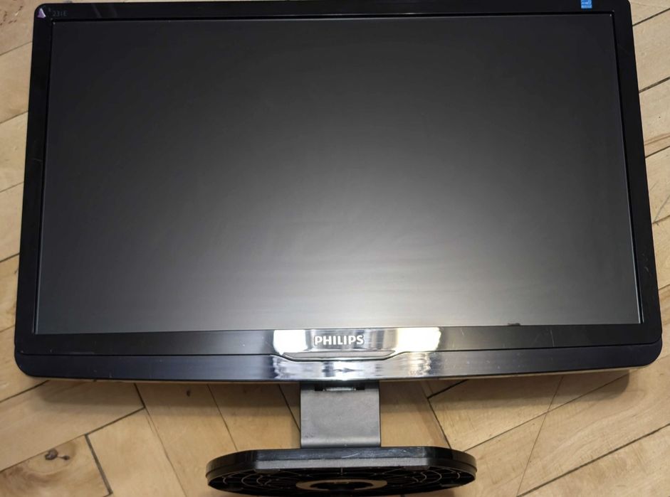 Монитор отличном сост работает хорошо