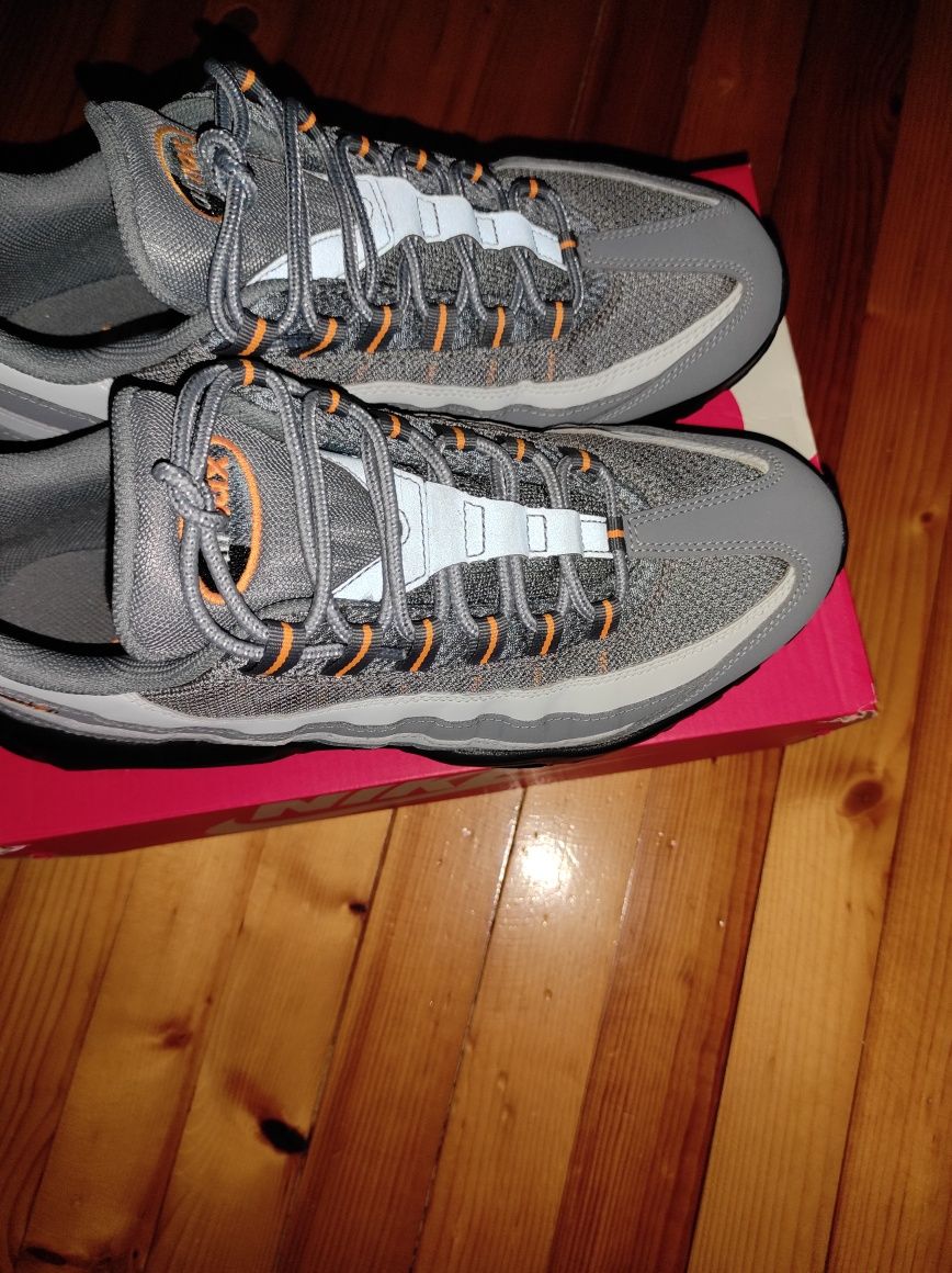Чисто нови Nike Air Max 95 Wolf Grey
