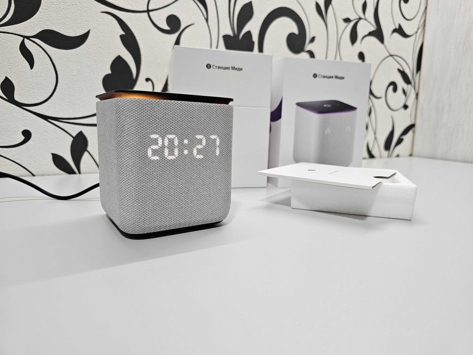 ПРОДАМ Яндекс Станция Миди с Алисой (24Вт) Белый цвет