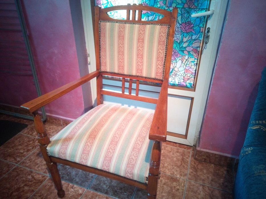 de  vanzare   scaun   art-decor  !!!