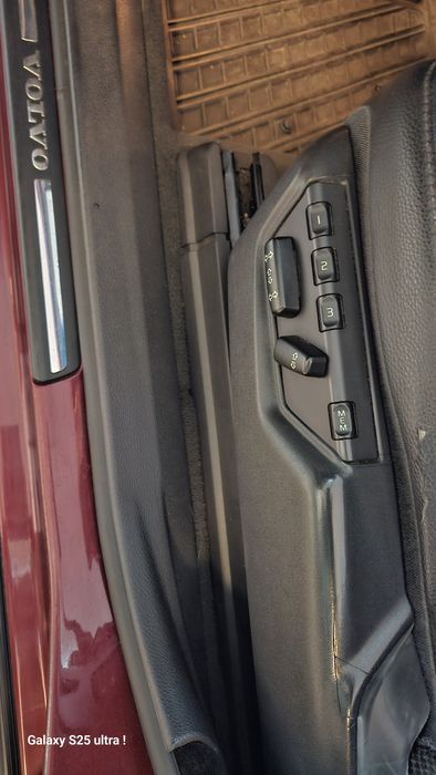 Volvo XC 90 - tank suedez