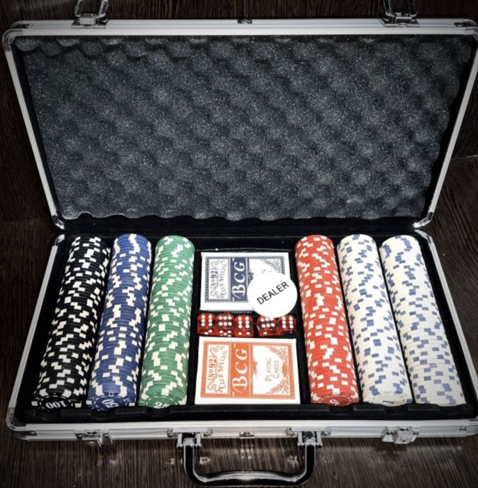 Продам покерный набор