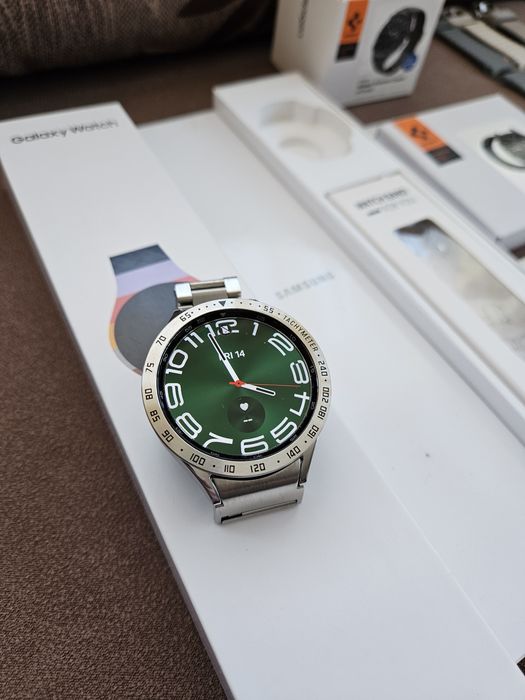 Samsung Galaxy Watch 6 Classic 47мм LTE много аксесоари, Spigen каишка