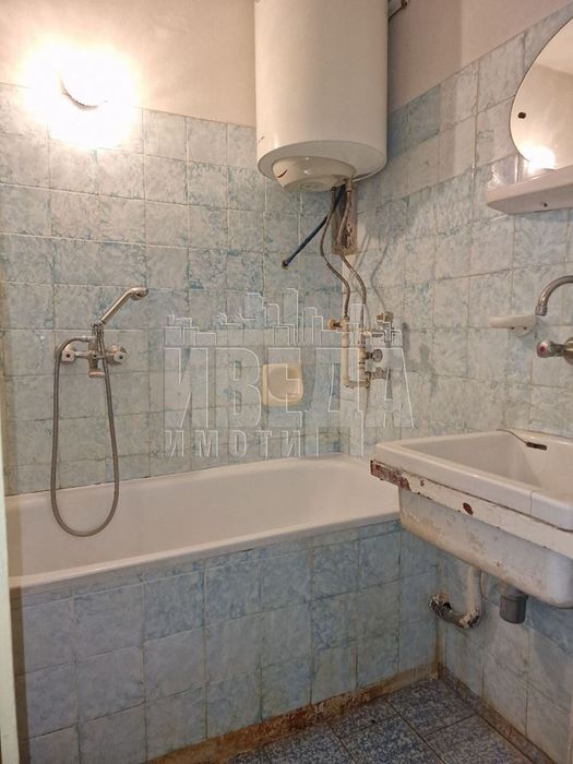 Продава се Тристаен апартамент в Варна, Възраждане 1 - 77 кв.м за 1443 €/кв.м - Снимка #6